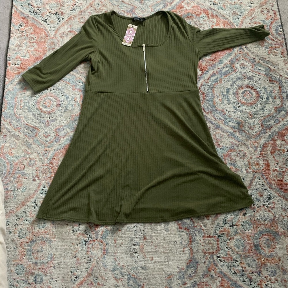 3/4 sleeve green ribbed dress